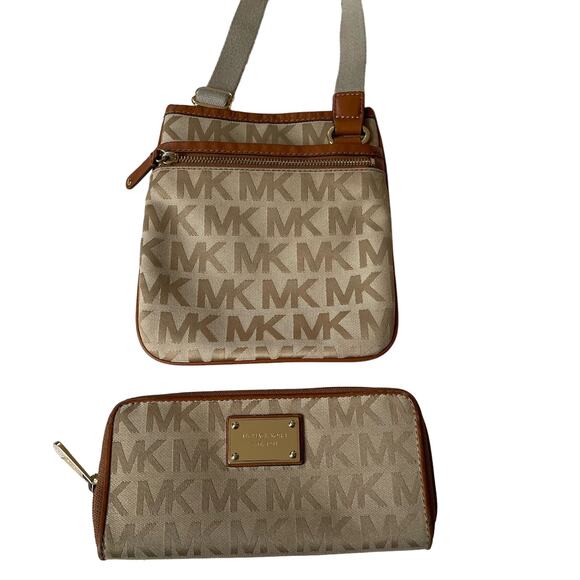 Michael Kors MK Crossbody Bag and Continental Wallet Bundle - Picture 2 of 15